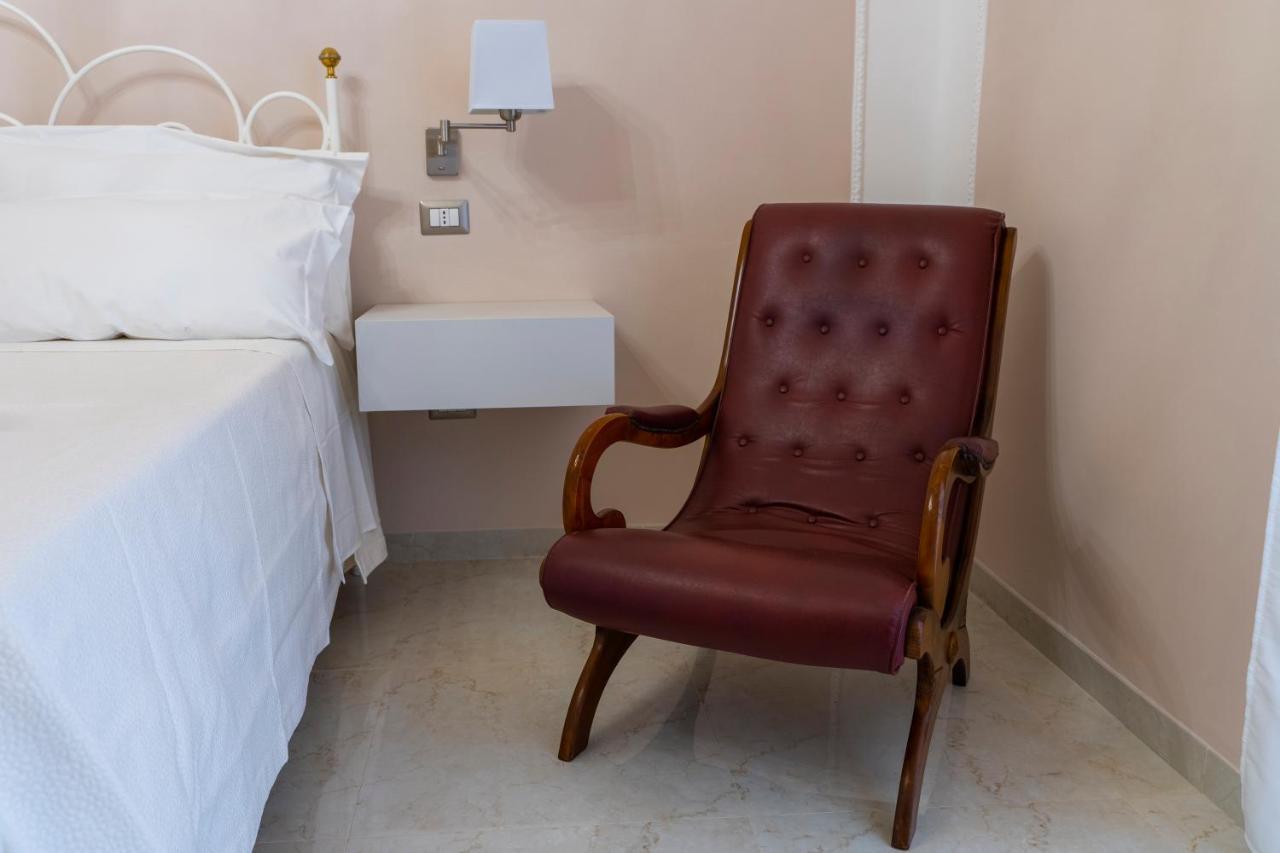 Hotel A Casa Dei Miei San Pietro Vernotico Exterior foto