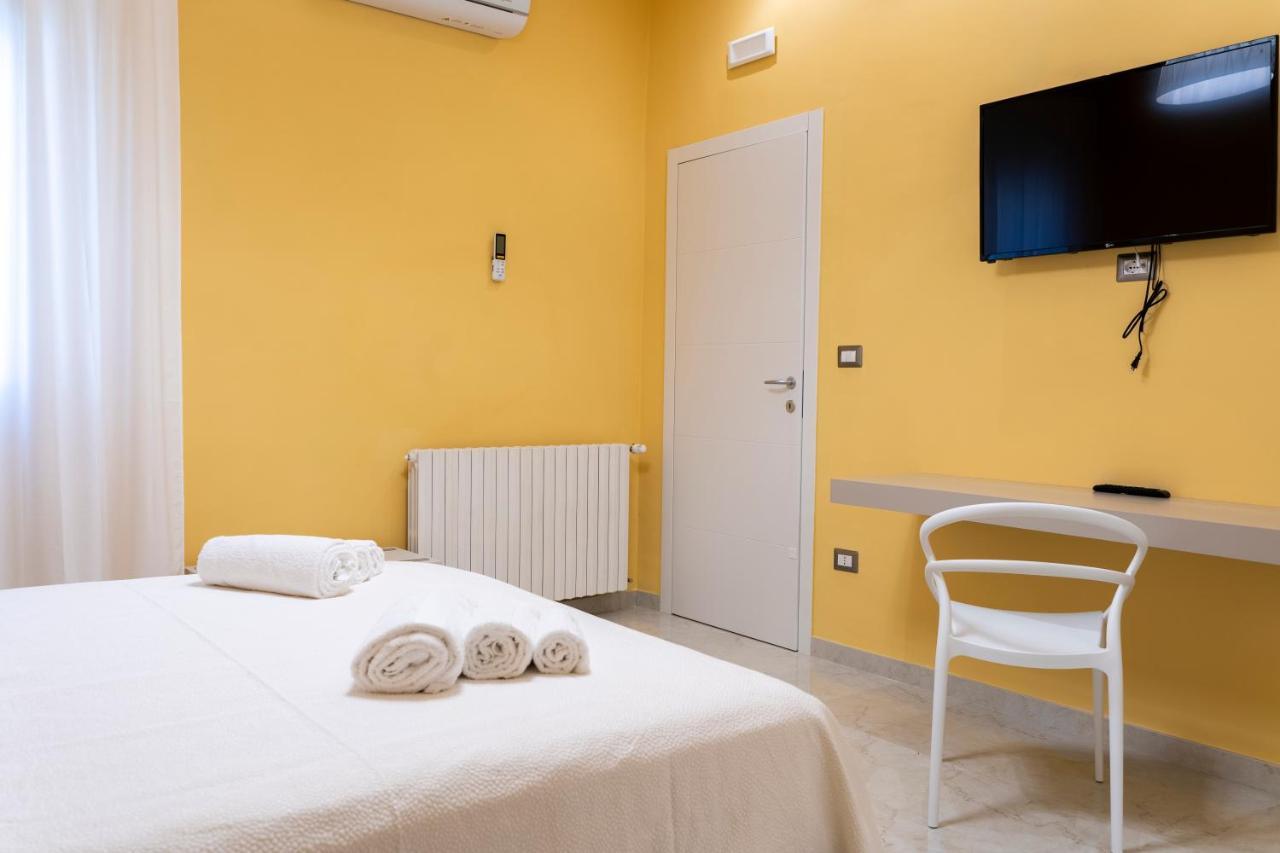 Hotel A Casa Dei Miei San Pietro Vernotico Exterior foto